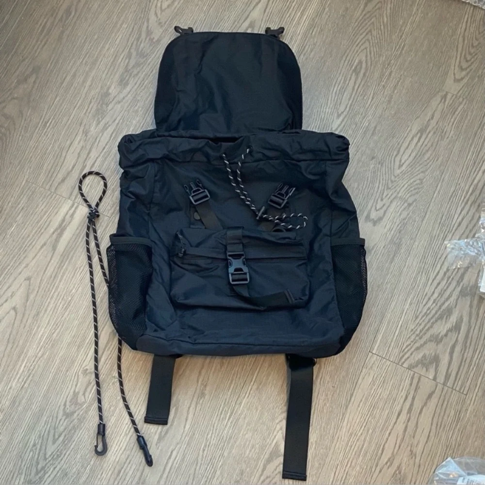 🍒Athleta Backpack “Oslo” Convertible Backpack 2020 - Black - Pristine